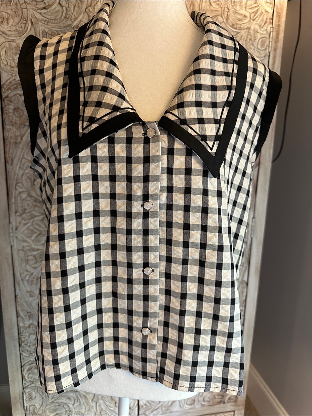 bishop + young Black and White Gingham Sleeveless Button-Down Top